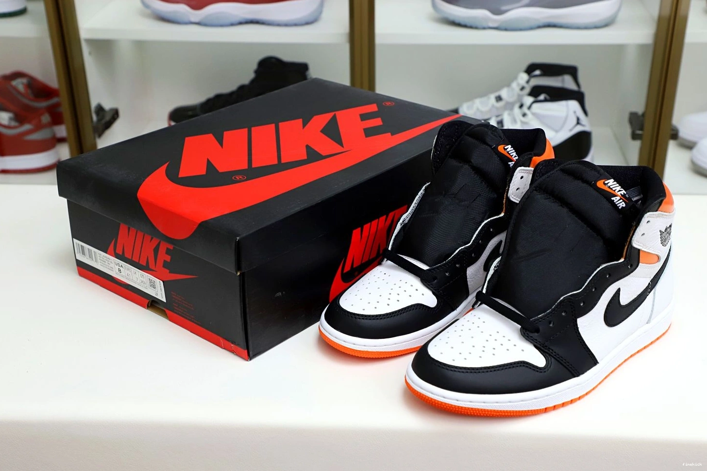Electro Retro Air Jordan 1 Orange' High OG 0806